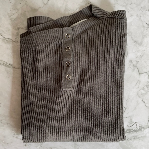 HENNE | Argo Rib Top in Ink Grey - Picture 5 of 7